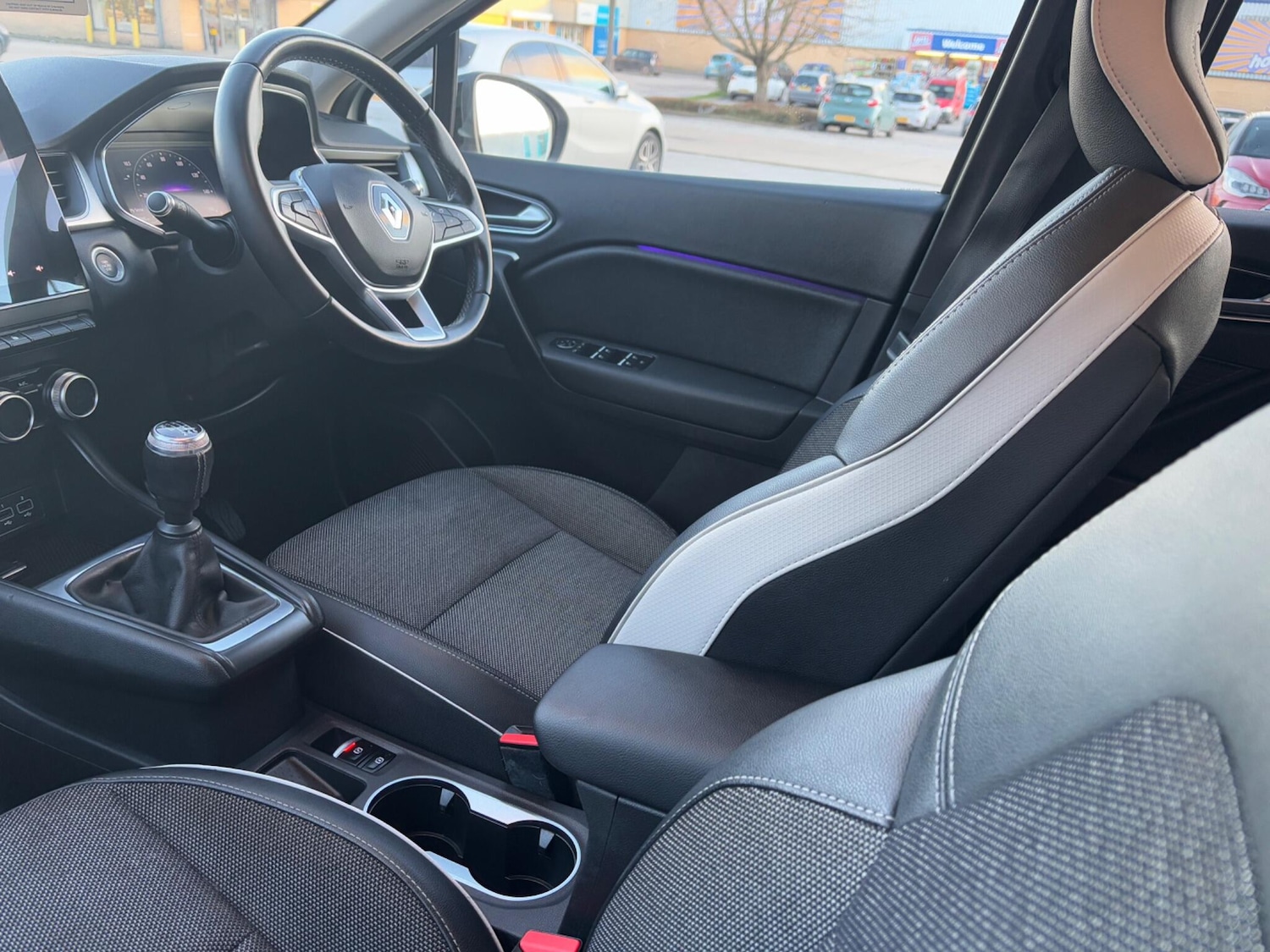 Used Renault Captur 2020 for sale - 76607043: Photo 35