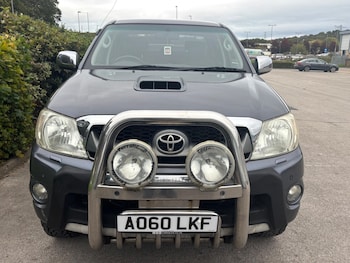 Used Toyota Hilux 2010 for sale - 76188407: Photo 2
