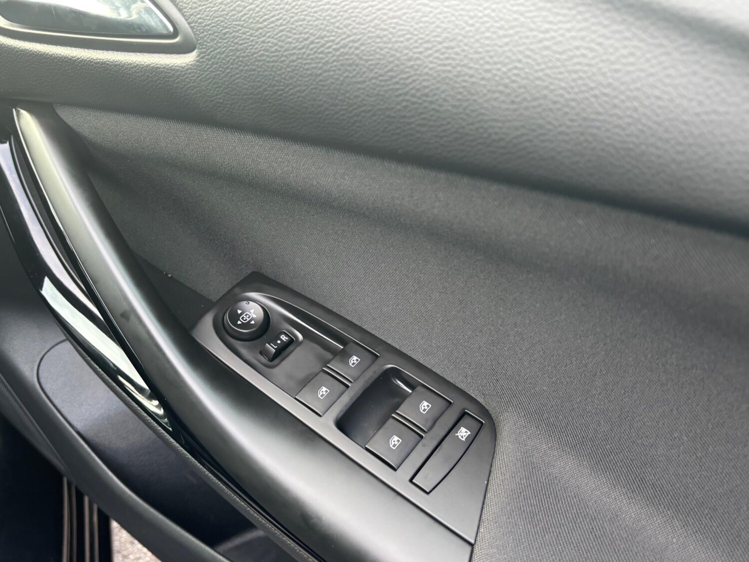 Used Vauxhall Astra 2016 for sale - 76398608: Photo 21