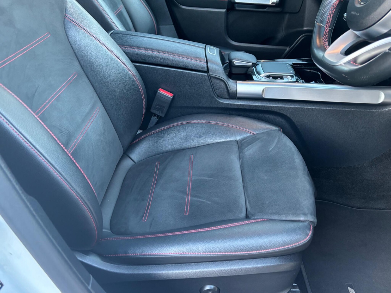 Used Mercedes-Benz GLB 2021 for sale - 76899126: Photo 50