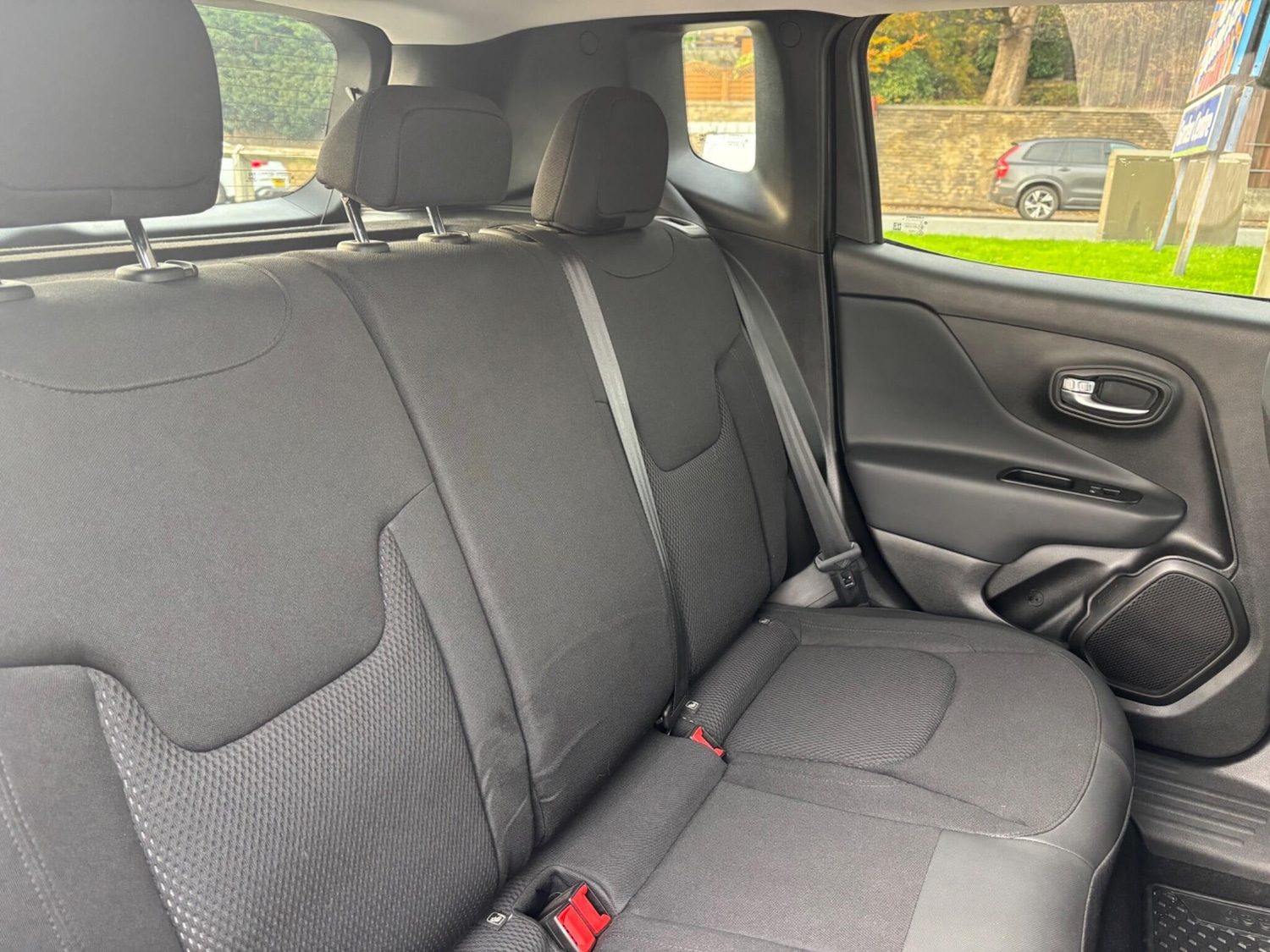 Used Jeep Renegade 2021 for sale - 76498837: Photo 9