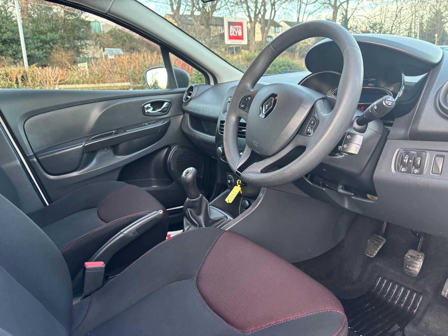 Used Renault Clio for sale - 77230456: Photo 12