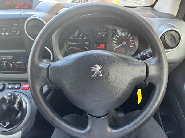 Used Peugeot Partner Tepee 2016 for sale - 75388436: Photo 19