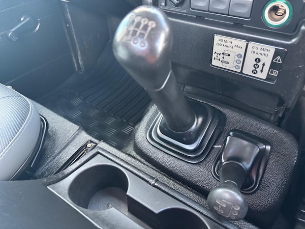 Used Land Rover Defender 90 2011 for sale - 75059930: Photo 14