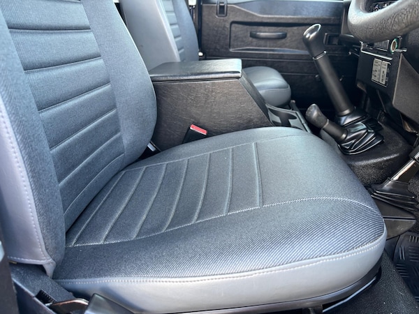 Used Land Rover Defender 90 2011 for sale - 75059930: Photo 17