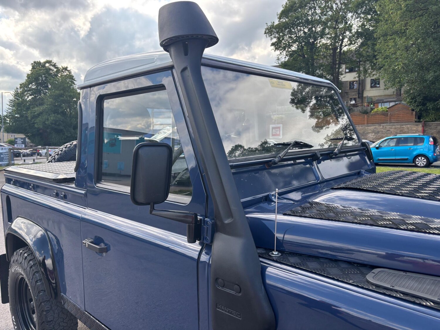Vehicle 28