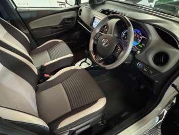 Used Toyota Yaris 2016 for sale - 74796882: Photo
