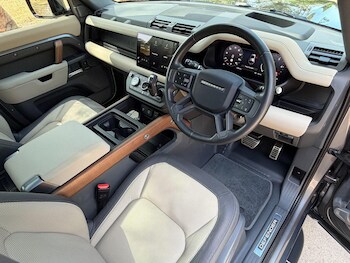 Used Land Rover Defender 110 2023 for sale - 79386178: Photo
