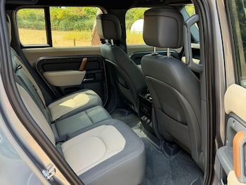 Used Land Rover Defender 110 2023 for sale - 79386178: Photo