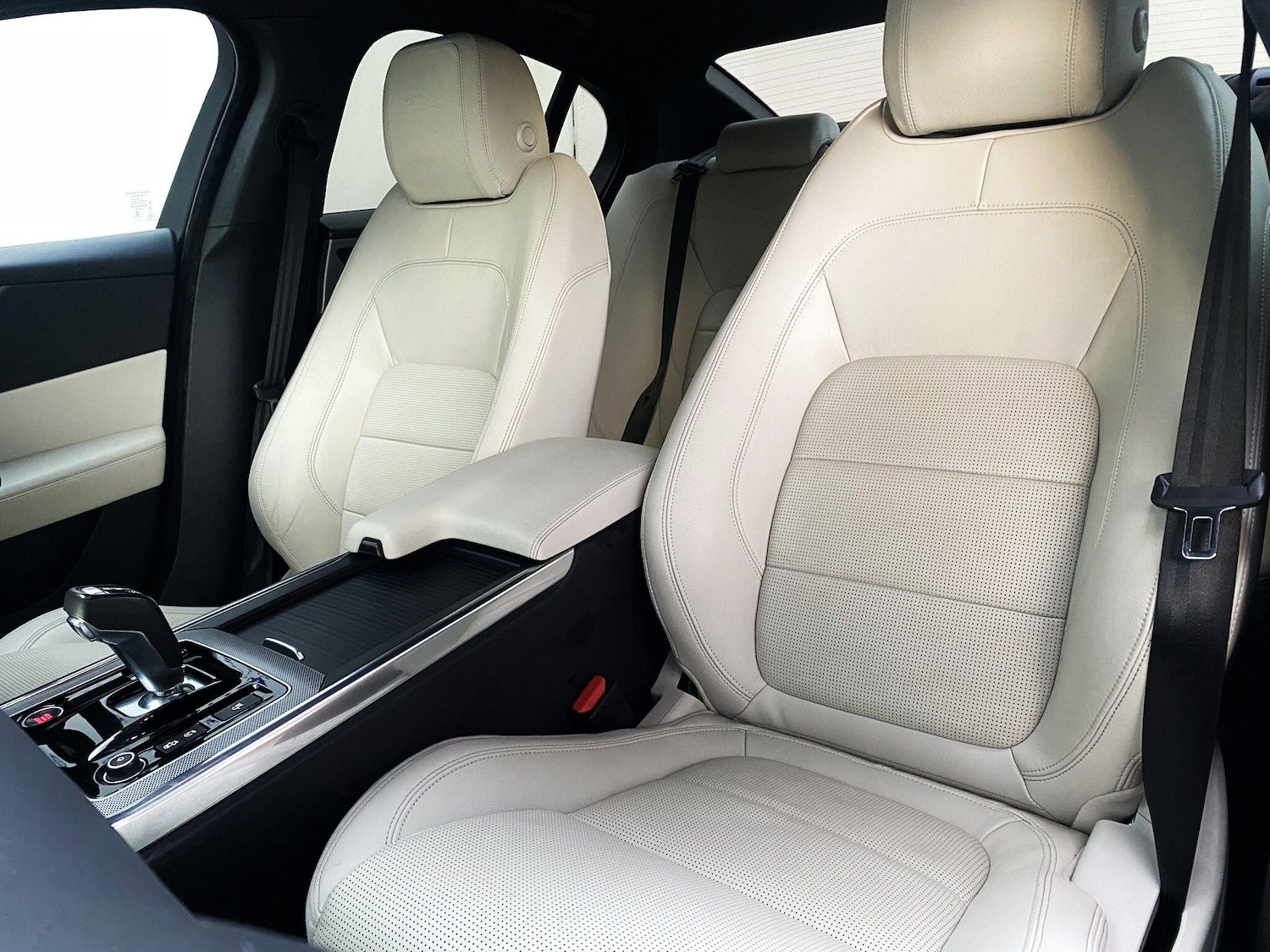 Used Jaguar XE 2019 for sale - 77372654: Photo 11