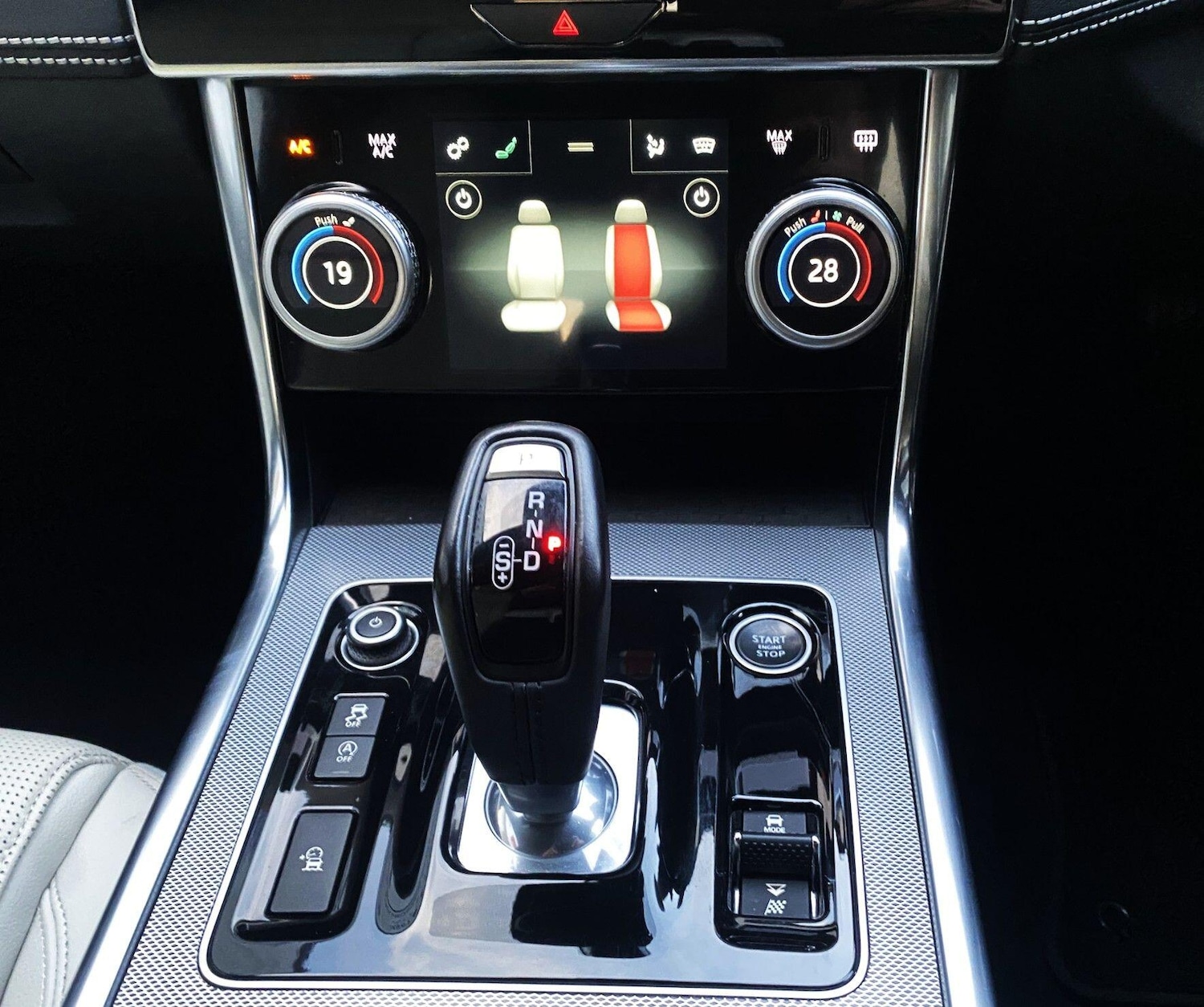 Used Jaguar XE 2019 for sale - 77372654: Photo 15