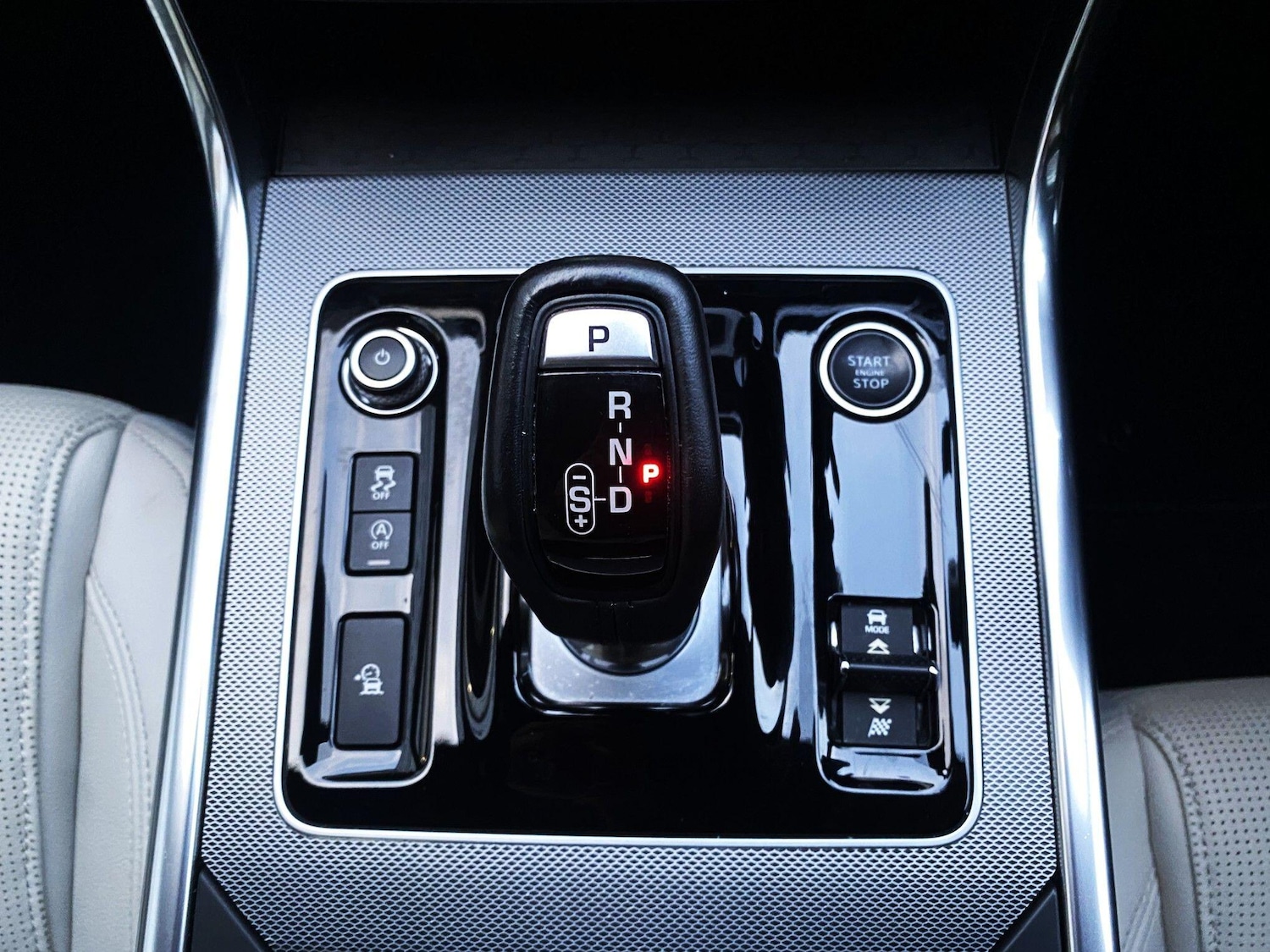 Used Jaguar XE 2019 for sale - 77372654: Photo 16