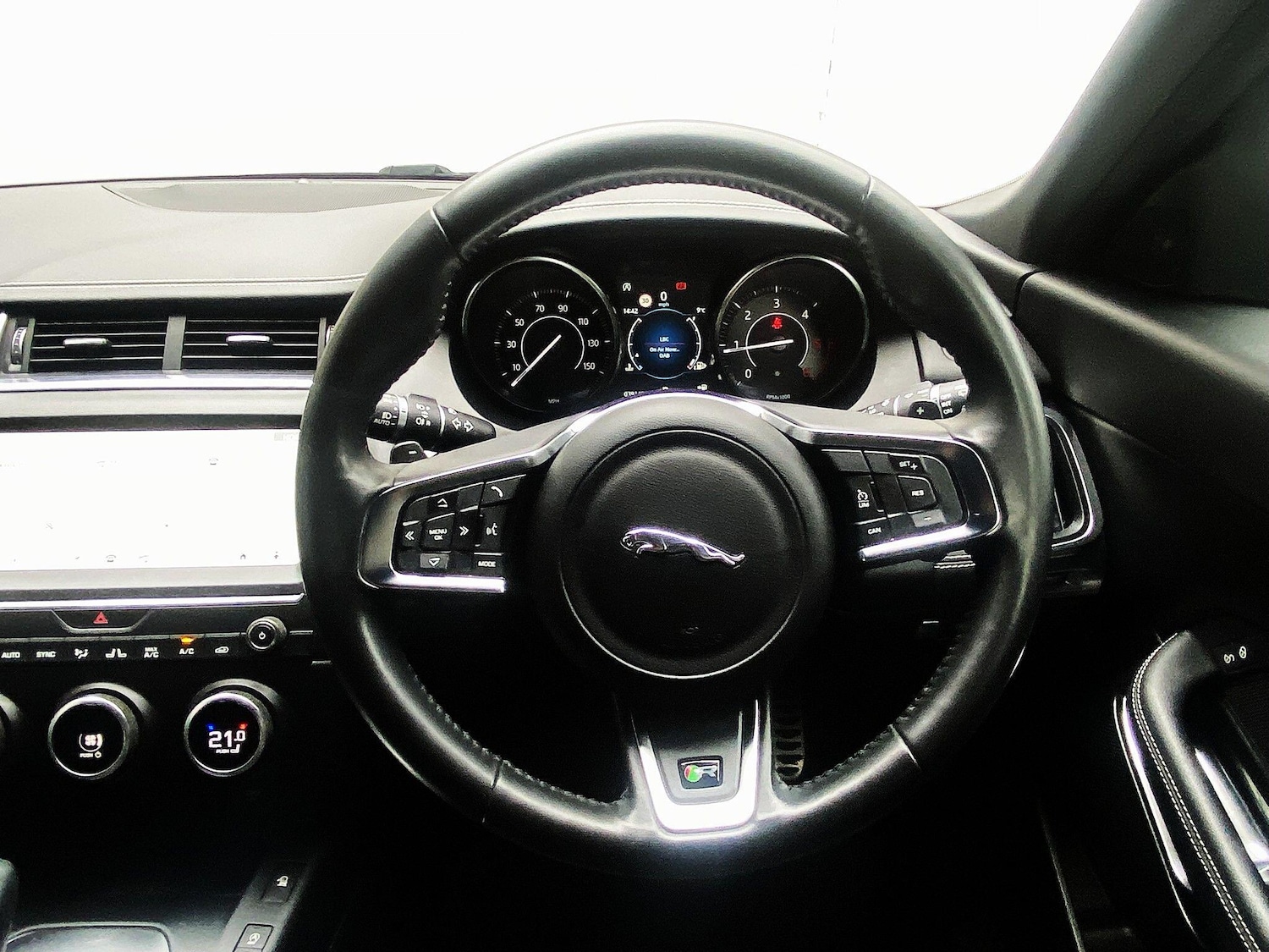 Used Jaguar E-Pace 2020 for sale - 77372650: Photo 14