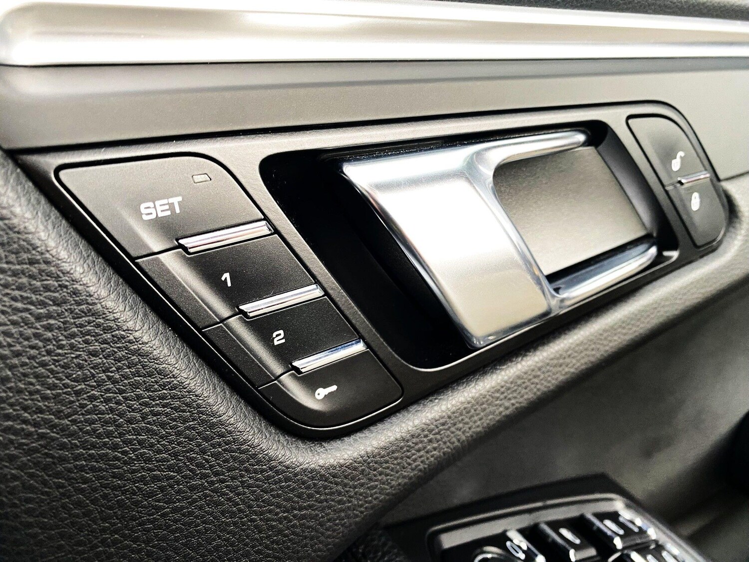 Used Porsche Macan 2018 for sale - 77564611: Photo 22