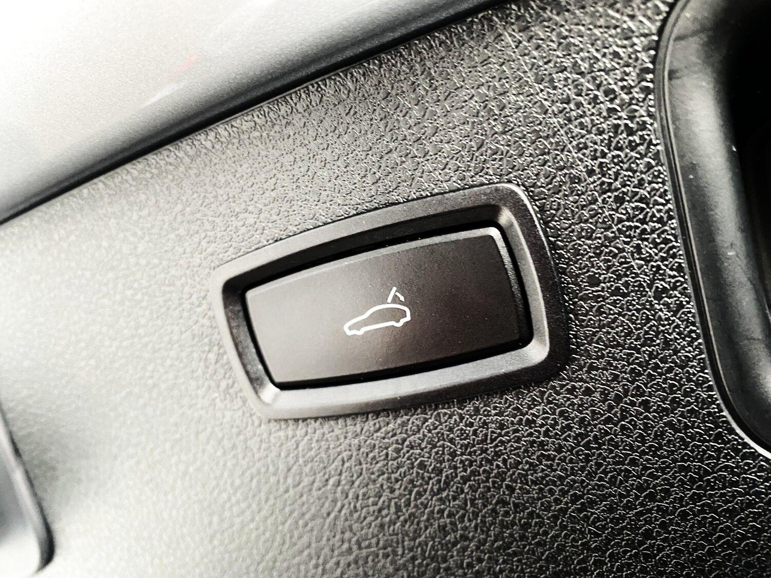 Used Porsche Macan 2018 for sale - 77564611: Photo 37