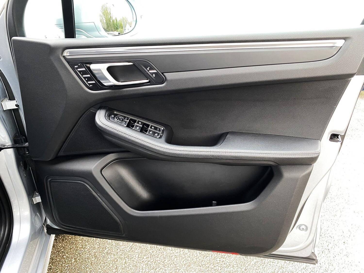 Used Porsche Macan 2018 for sale - 77564611: Photo 42