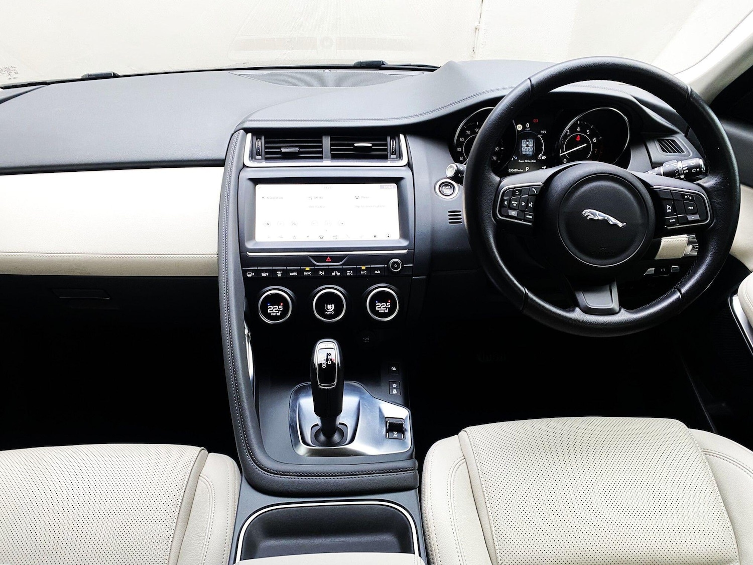 Used Jaguar E-Pace 2018 for sale - 77372644: Photo 12