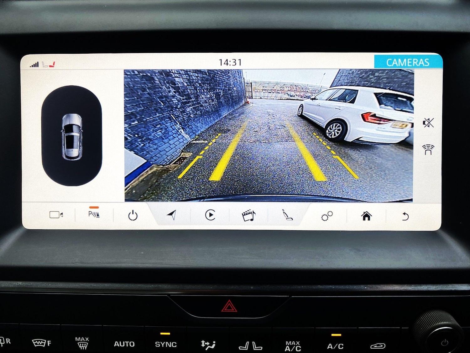 Used Jaguar E-Pace 2018 for sale - 77372644: Photo 26