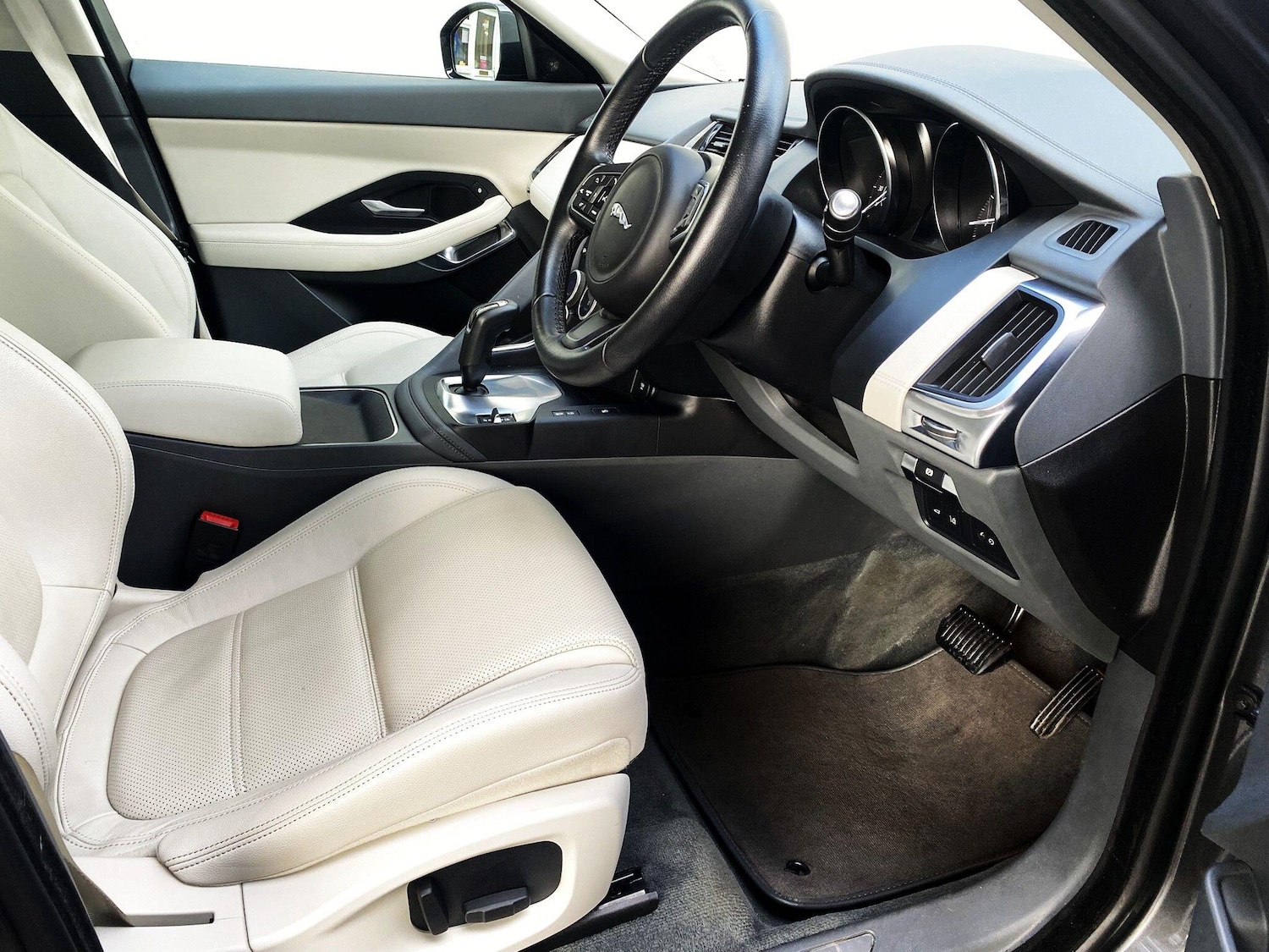 Used Jaguar E-Pace 2018 for sale - 77372644: Photo 7