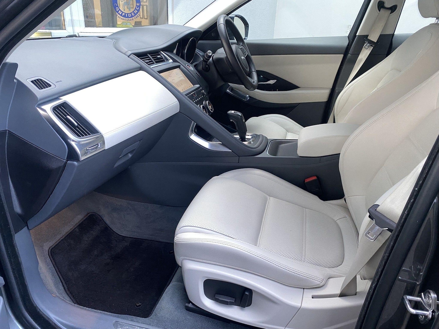 Used Jaguar E-Pace 2018 for sale - 77372644: Photo 8