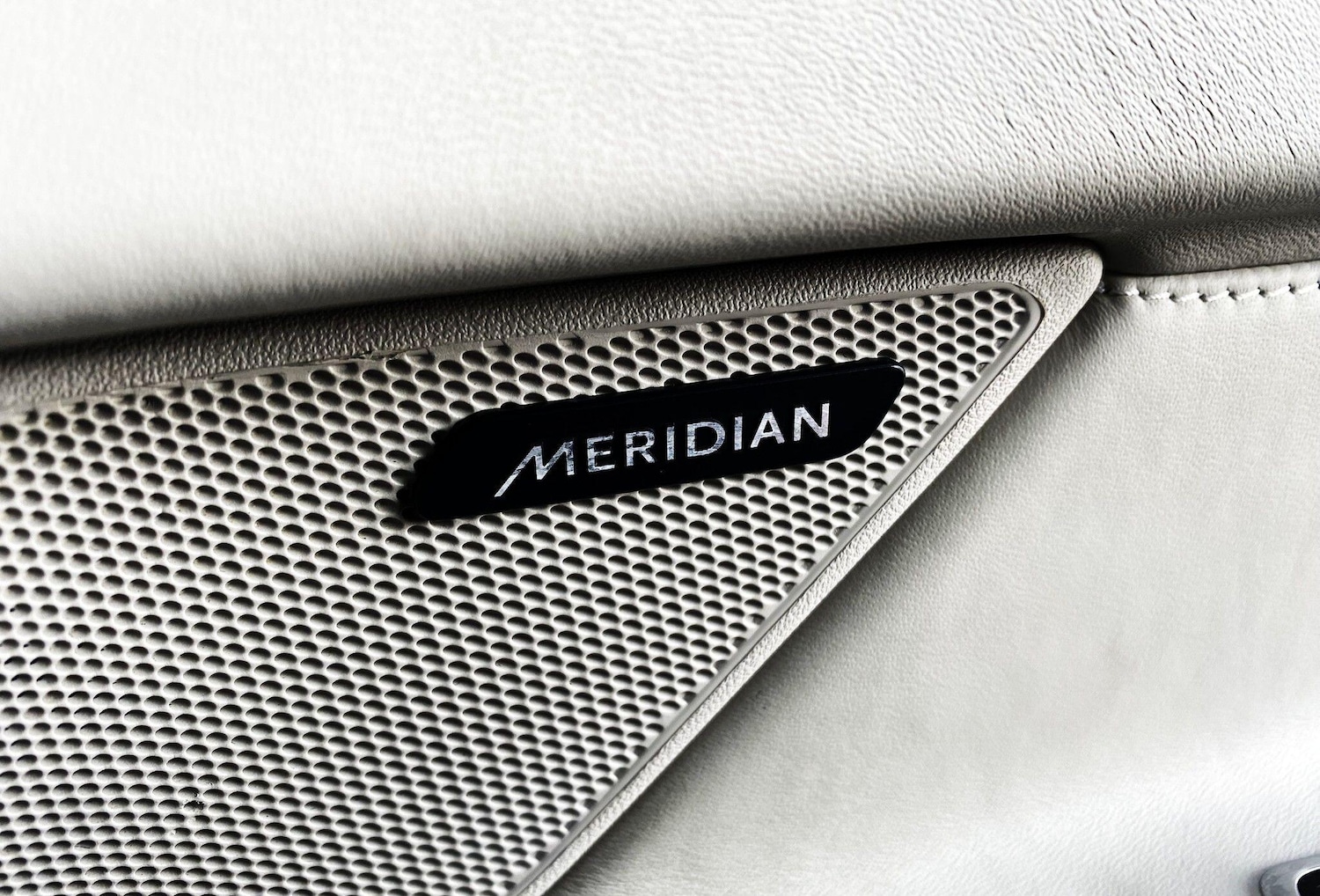 Used Jaguar XF 2017 for sale - 77994045: Photo 32