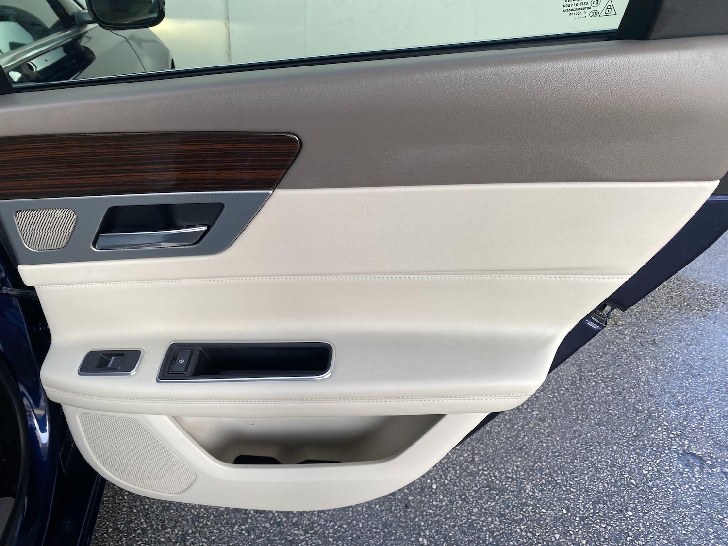 Used Jaguar XF 2017 for sale - 77994045: Photo 33