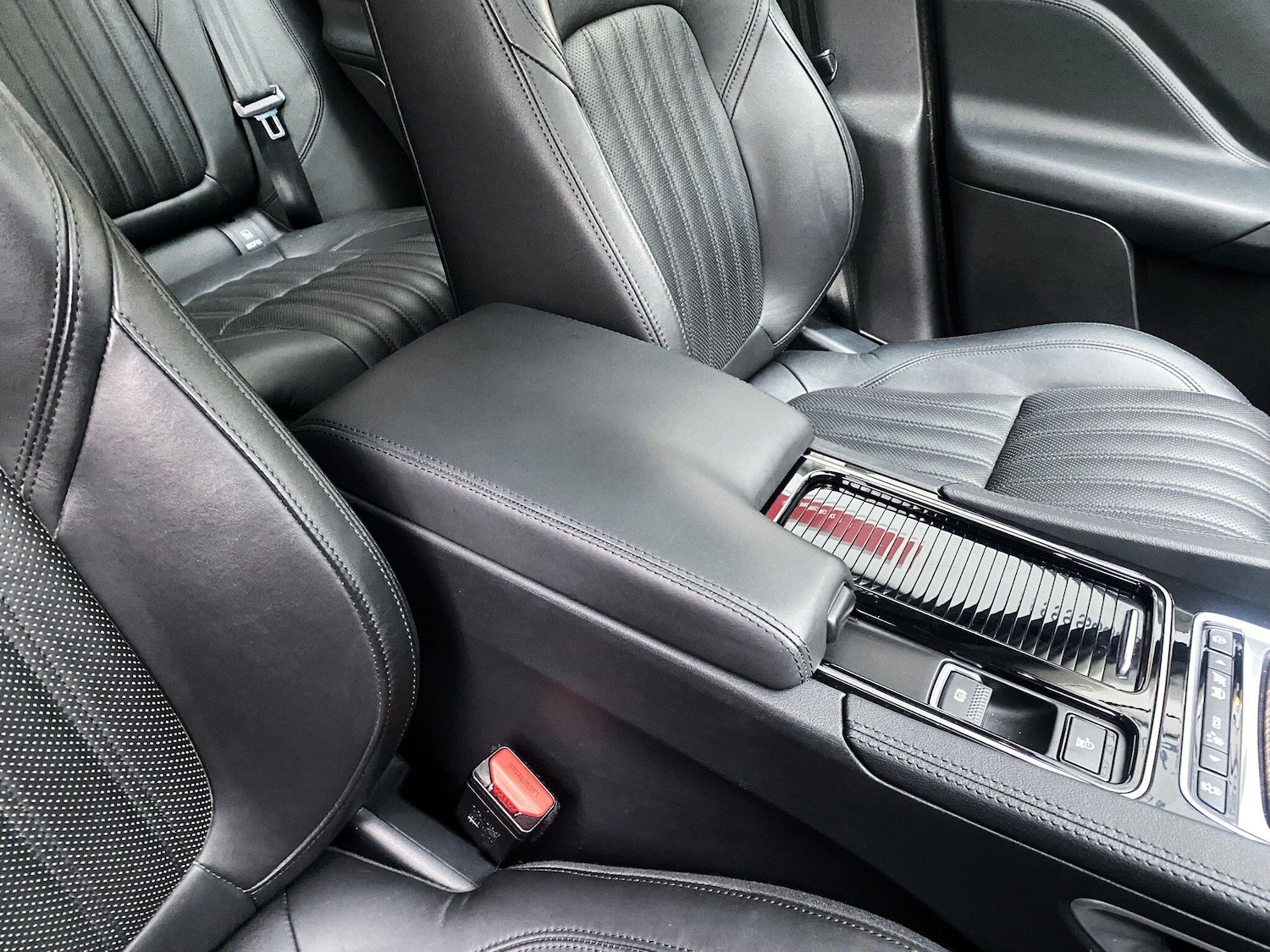 Used Jaguar F-Pace 2018 for sale - 77395695: Photo 14