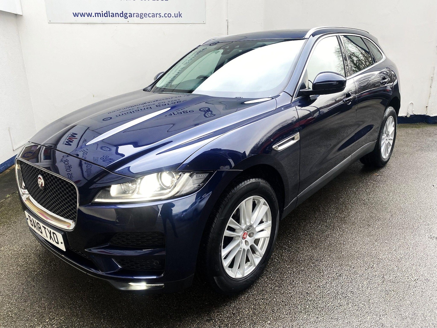 Used Jaguar F-Pace 2018 for sale - 77395695: Photo 4