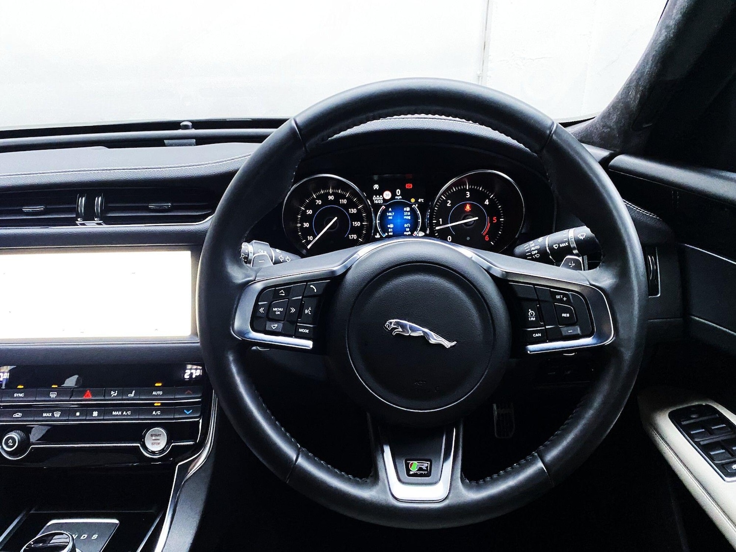 Used Jaguar XF 2020 for sale - 77425544: Photo 16