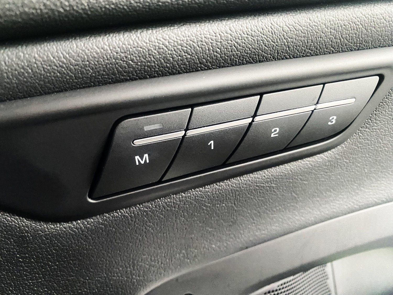 Used Jaguar E-Pace 2019 for sale - 77376554: Photo 40