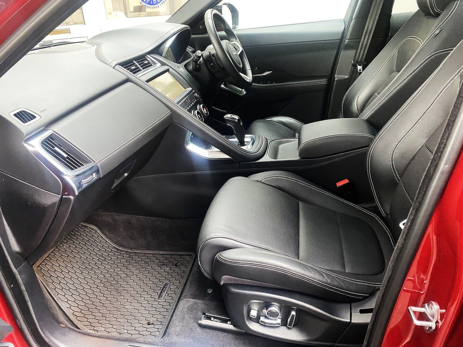 Used Jaguar E-Pace 2019 for sale - 77376554: Photo 8