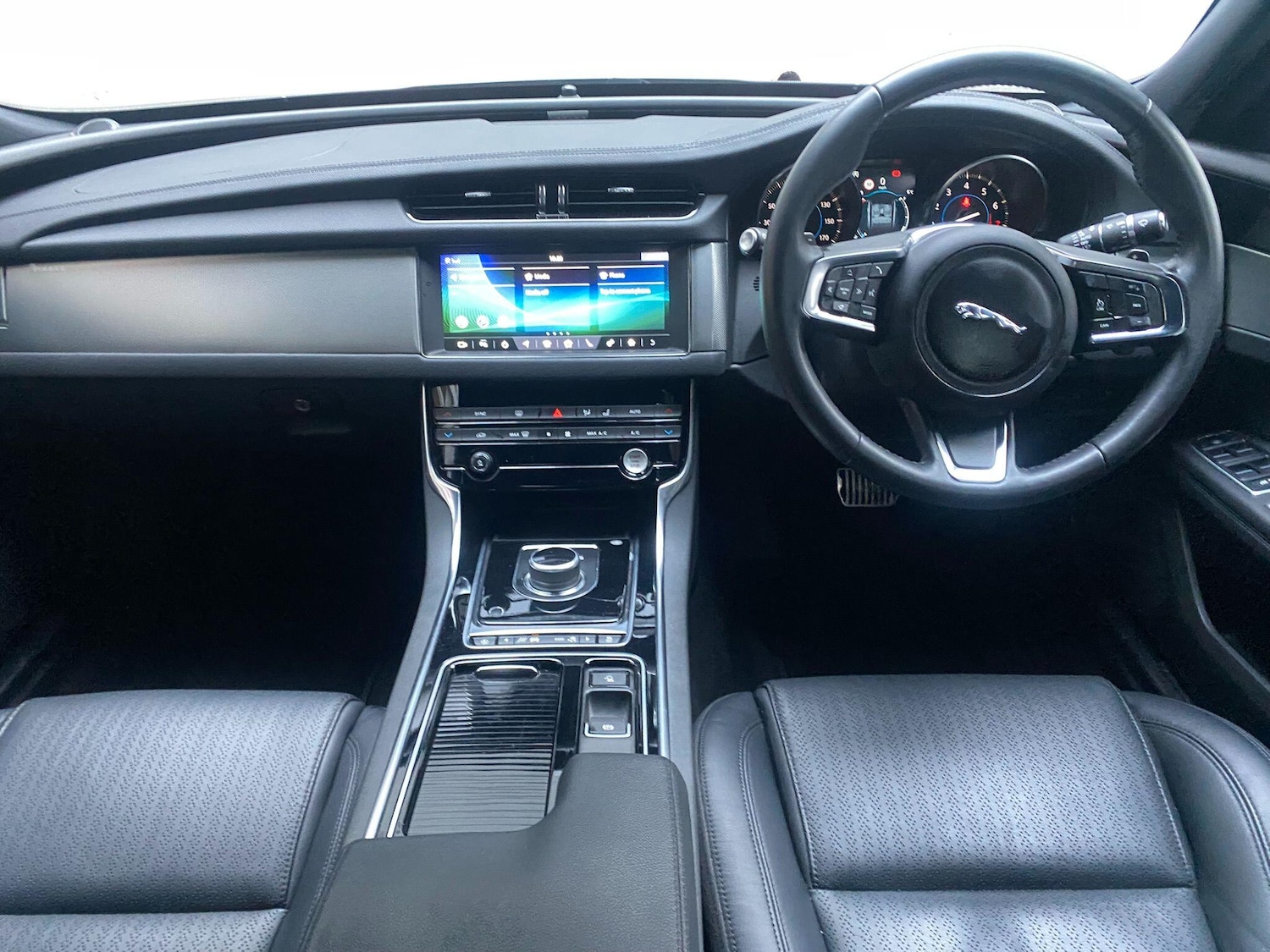 Used Jaguar XF 2018 for sale - 77372642: Photo 13