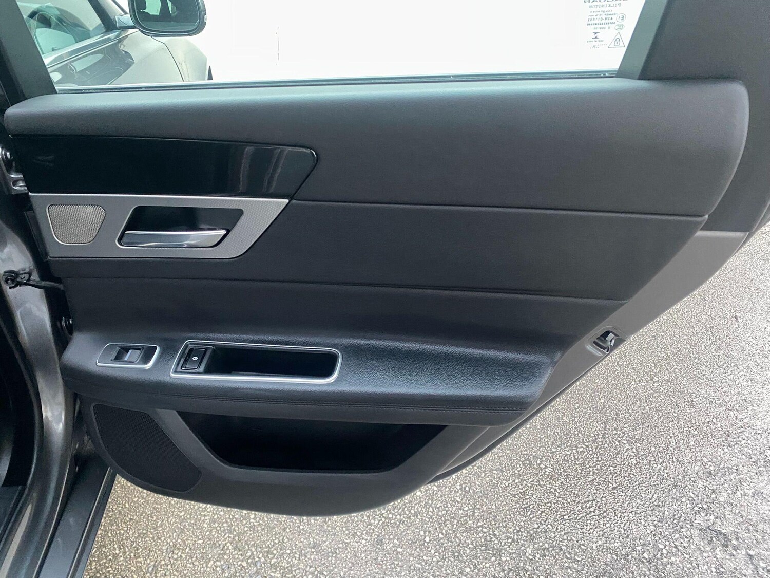 Used Jaguar XF 2018 for sale - 77372642: Photo 28