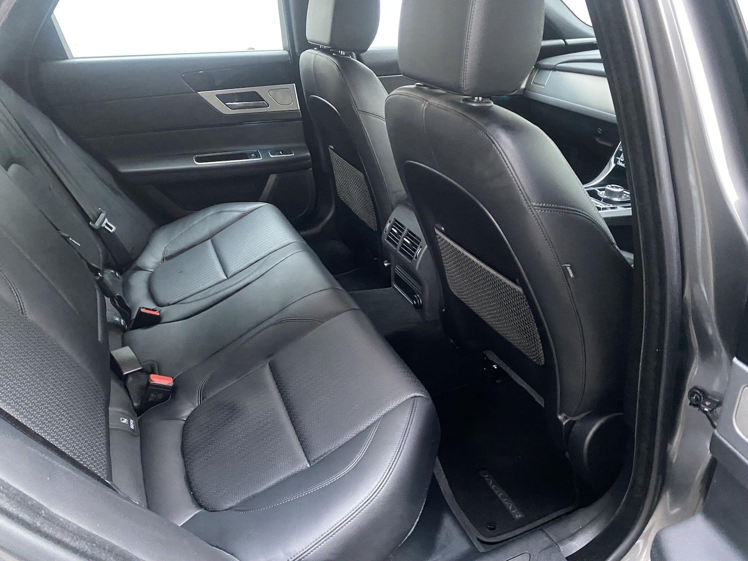 Used Jaguar XF 2018 for sale - 77372642: Photo 9