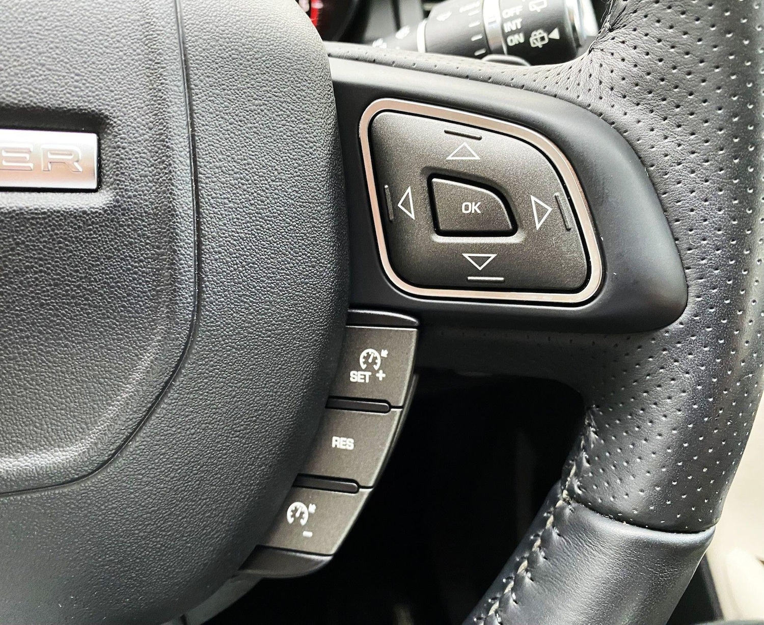 Used Land Rover Range Rover Evoque 2015 for sale - 77372657: Photo 18