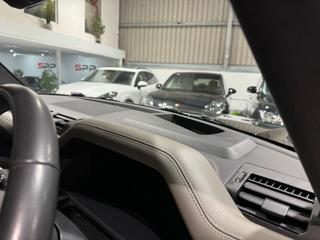 Used Land Rover Defender 2020 for sale - 76536033: Photo 30