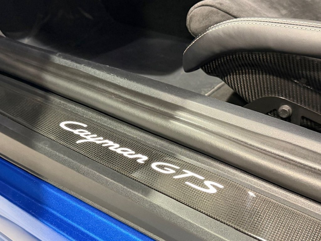 Used Porsche 718 Cayman 2018 for sale - 76386595: Photo 11