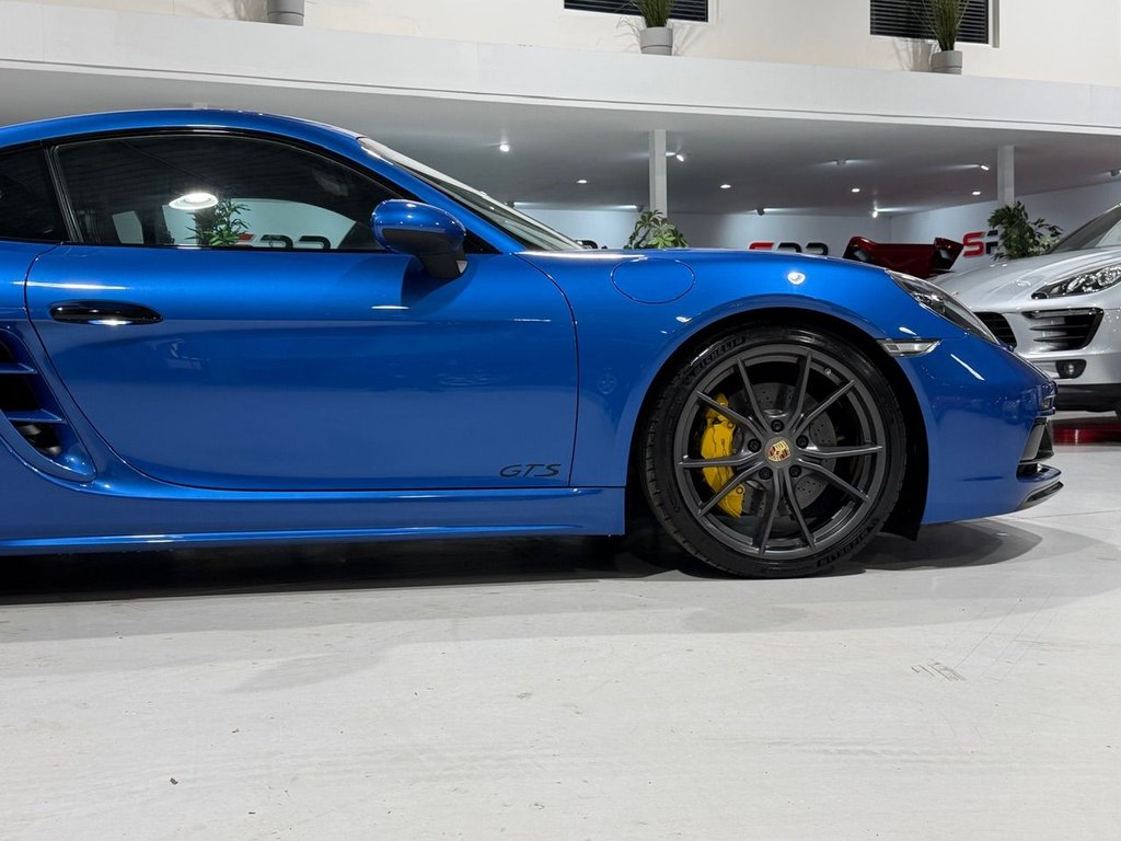 Used Porsche 718 Cayman 2018 for sale - 76386595: Photo 16