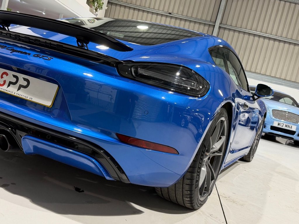 Used Porsche 718 Cayman 2018 for sale - 76386595: Photo 18