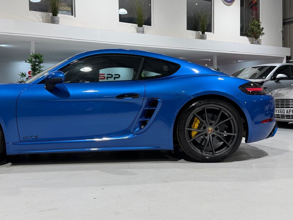 Used Porsche 718 Cayman 2018 for sale - 76386595: Photo 19