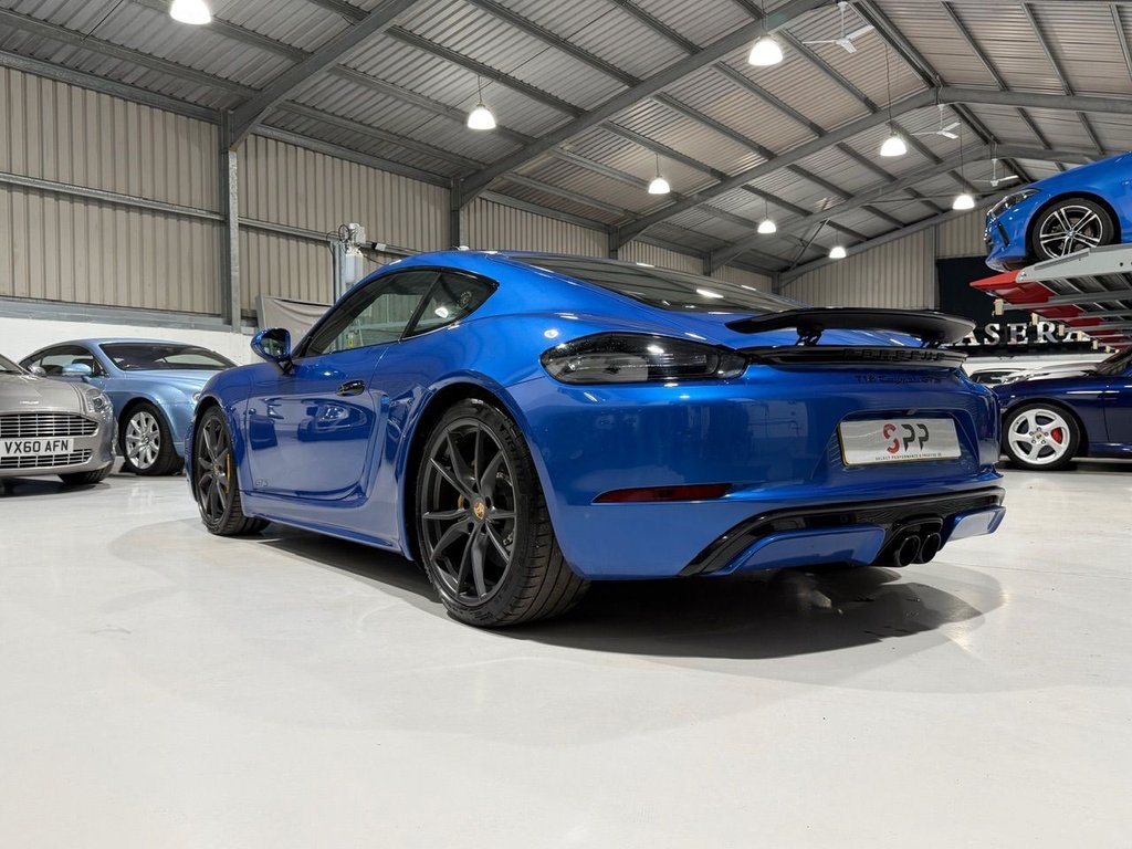 Used Porsche 718 Cayman 2018 for sale - 76386595: Photo 2