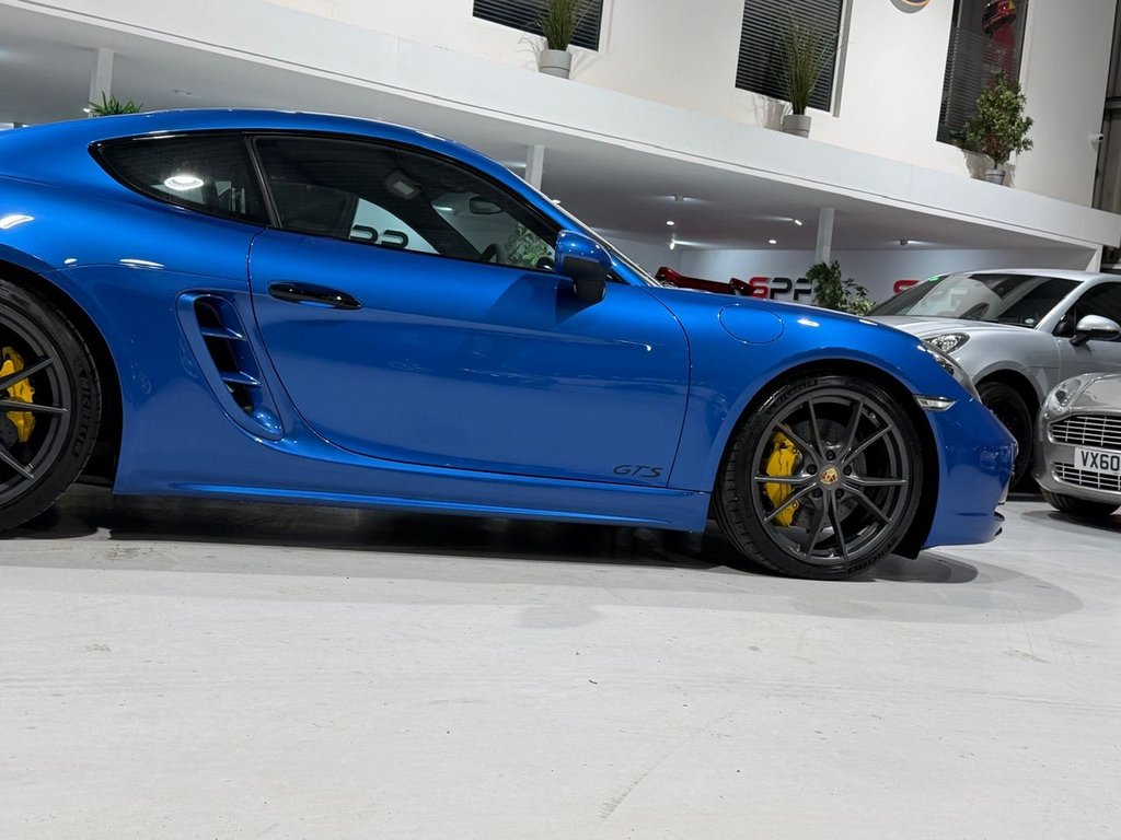Used Porsche 718 Cayman 2018 for sale - 76386595: Photo 40