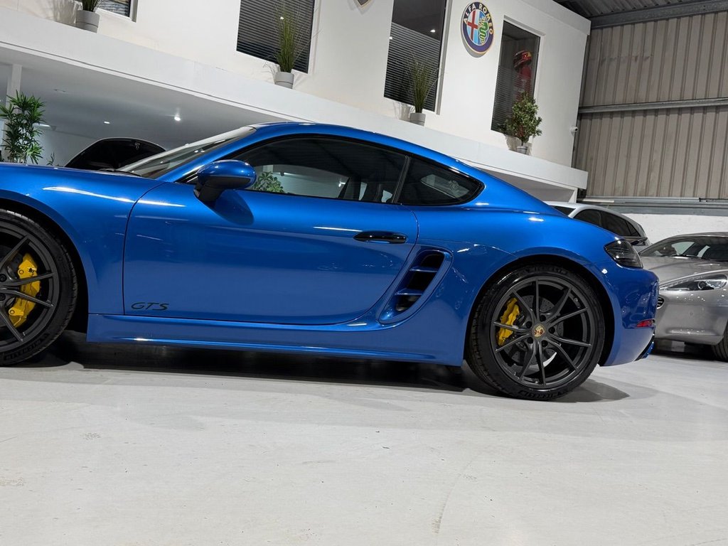 Used Porsche 718 Cayman 2018 for sale - 76386595: Photo 43