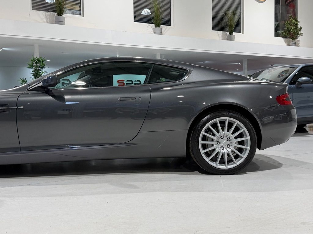 Used Aston Martin DB9 2009 for sale - 76725099: Photo 11