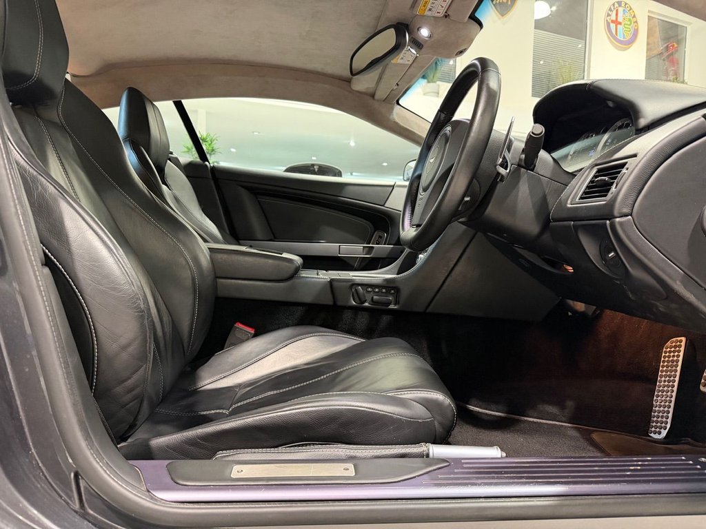 Used Aston Martin DB9 2009 for sale - 76725099: Photo 38