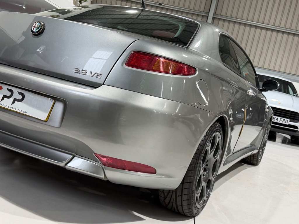 Used Alfa Romeo GT 2005 for sale - 77592239: Photo 12