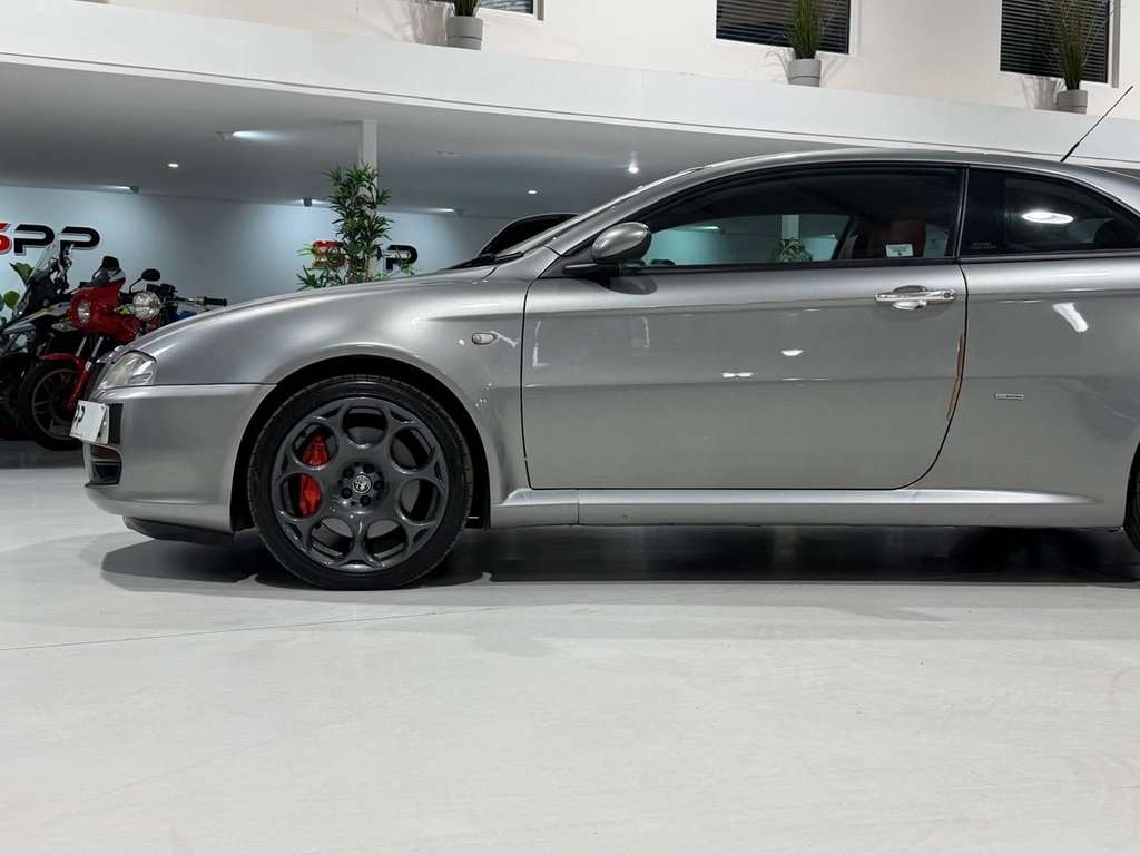 Used Alfa Romeo GT 2005 for sale - 77592239: Photo 32