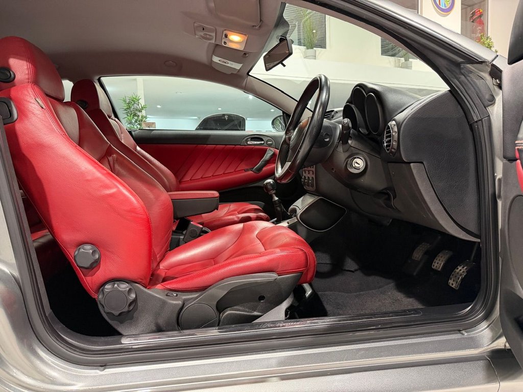 Used Alfa Romeo GT 2005 for sale - 77592239: Photo 38