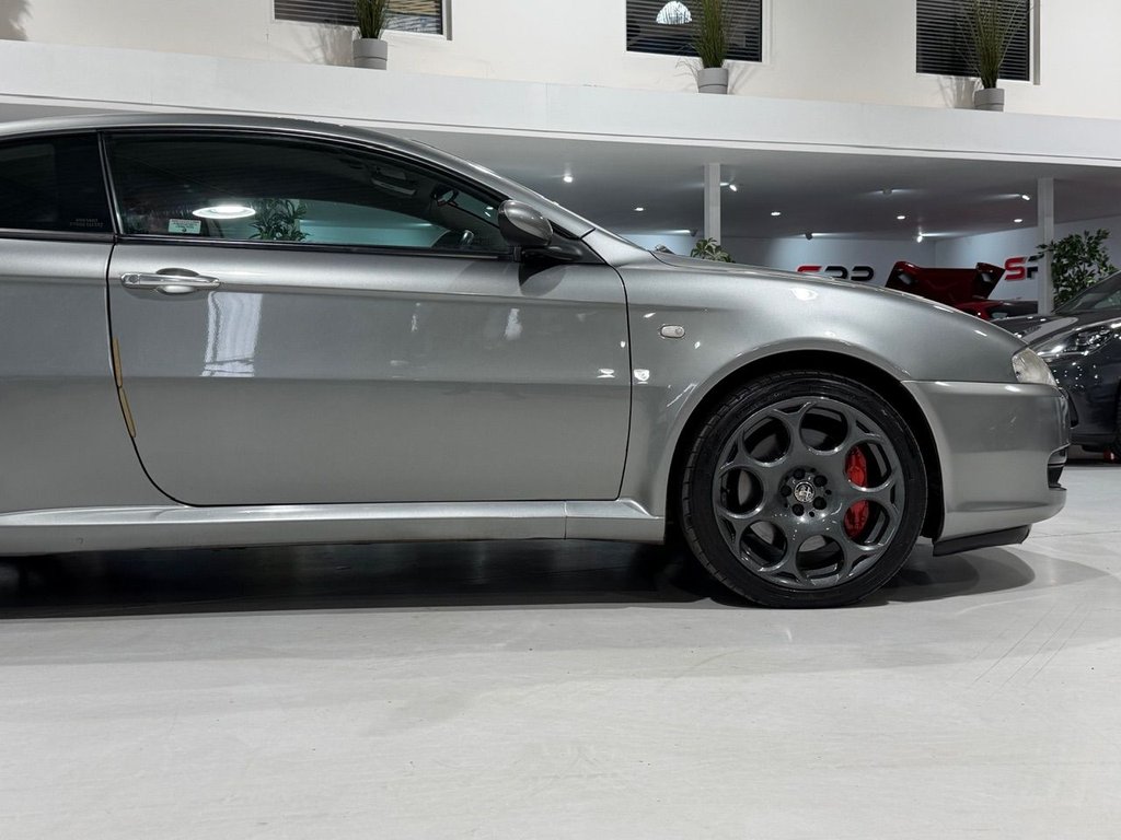 Used Alfa Romeo GT 2005 for sale - 77592239: Photo 6