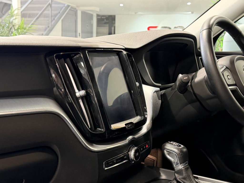 Used Volvo XC60 2018 for sale - 78056427: Photo 18